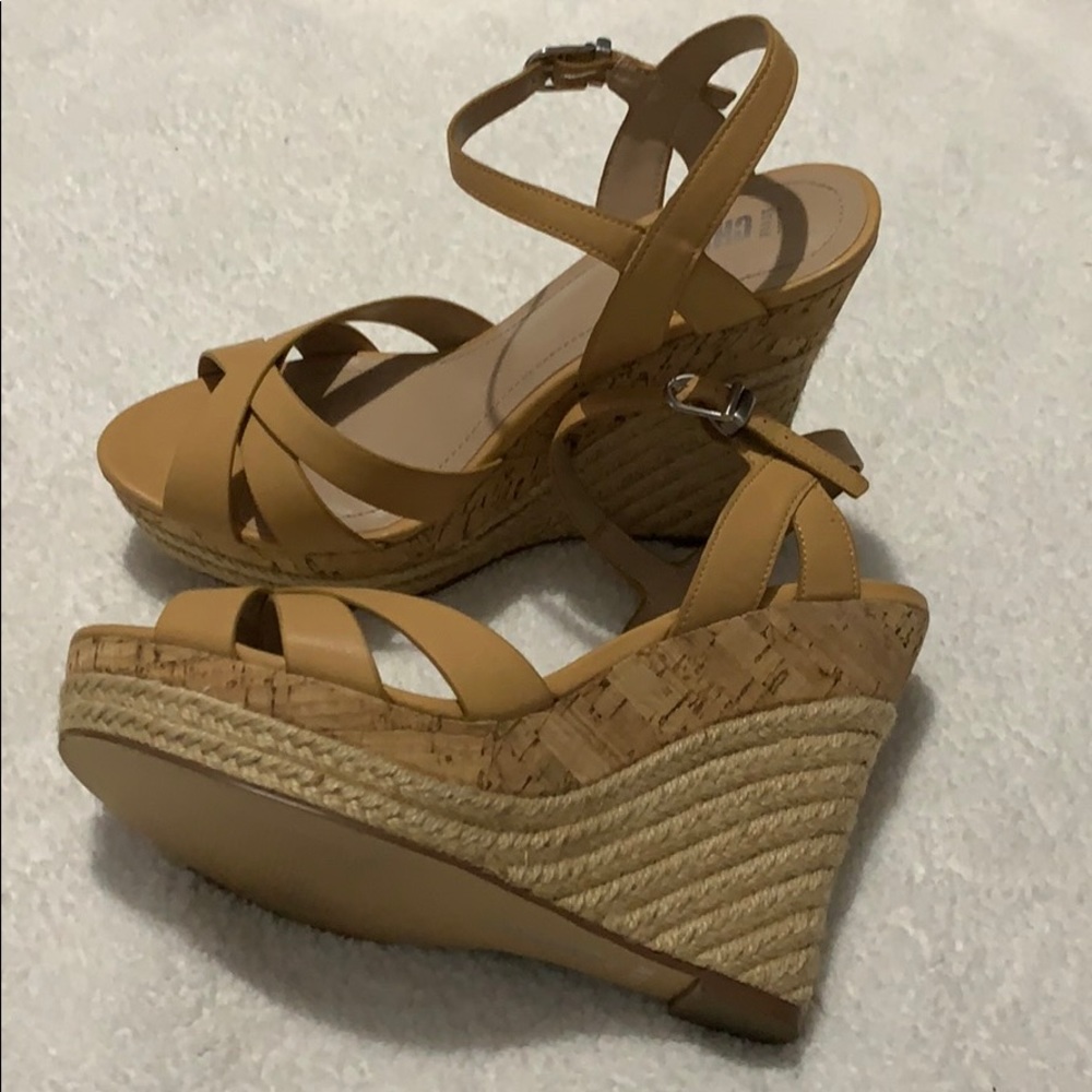 Style by Charles David wedges